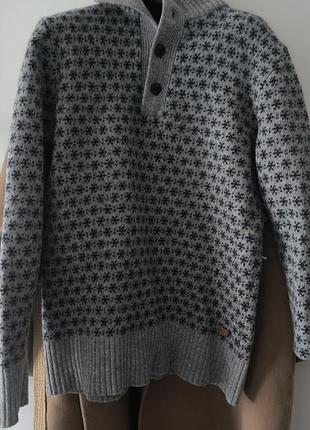 Шерстяной свитер