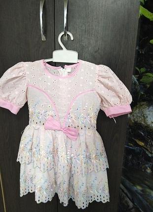 Святкова сукня для дівчина з квіточками