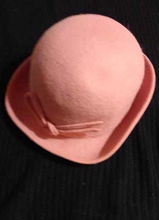 Капелюшок жіночий