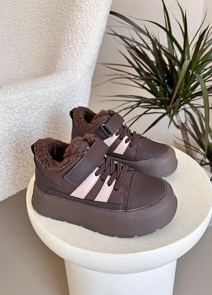 Зимові черевики на дівчинку