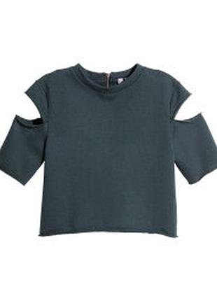 Топ с вырезами и необработанными краями