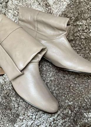 Жіночі чобітки salamander