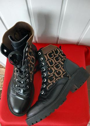 Ботинки деми женские guess