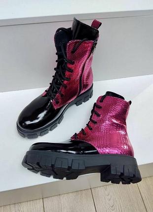 Комбіновані рожеві черевики 3111 натуральна шкіра лак чорна та металік рожевий пітон зима демі