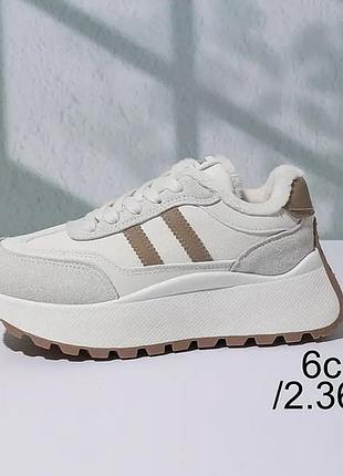 Кросівки на плюші 3 кольори