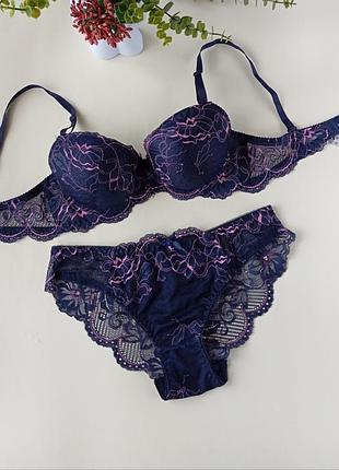 Комплект жіночої білизни з пуш ап