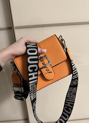 Сумочка через плече