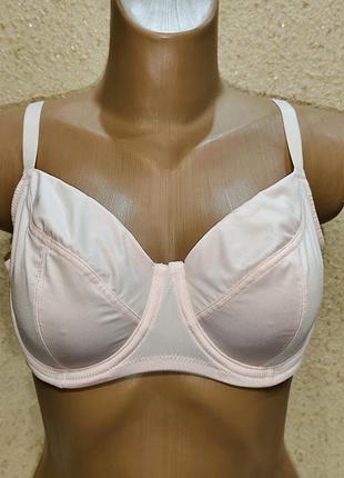 Красивый бюстгальтер мягкий на косточках uk38dd eur85dd