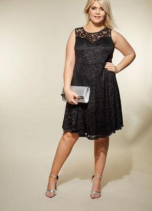 Кружевное на подкладке платье большого 22 размера