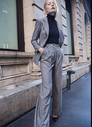 Жіночий теплий сірий брючний костюм must have