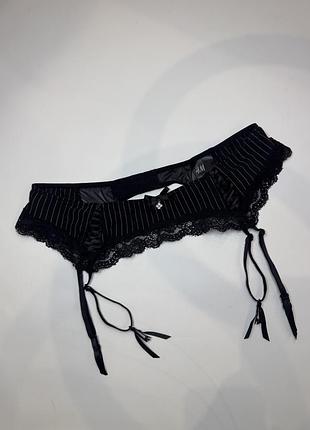 Ефектний пояс для панчіх