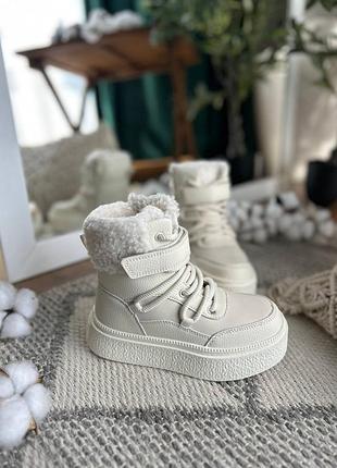 Зимові черевики на дівчинку