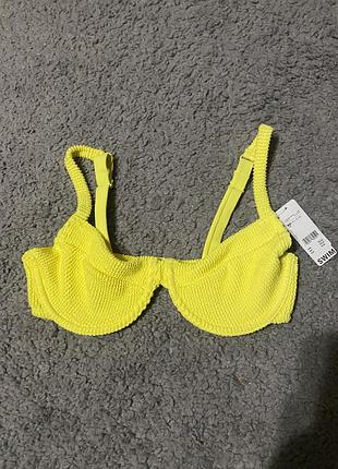 Жовтий верх від купальнику