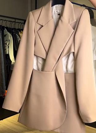 Оригинальное, стильное пиджак- платье