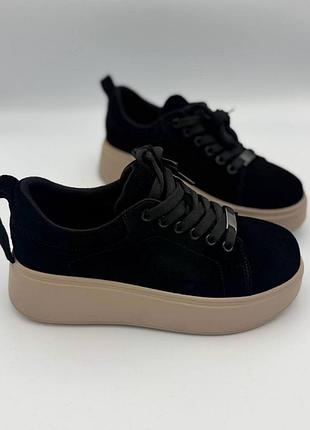 Кроссовки женские замшевые