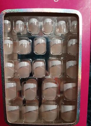 Накладні нігті claire's френч