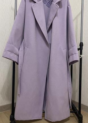 Стильне осіннє пальто.