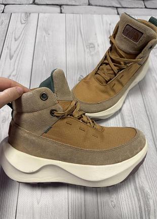 Кросівки чоботи the north face halseigh hiker almond butter / dark sage