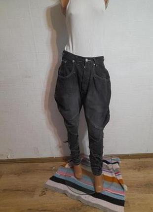 Джинсы в стиле гранж