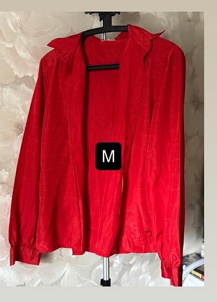 Жіноча червона сорочка