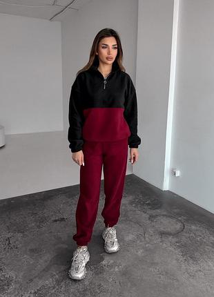 Костюм жіночий