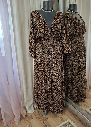 Шикарне з воланом по низу та об'ємними рукавами плаття 👗 італія