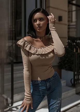 Жіноча кофтинка