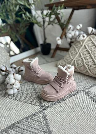 Съемные ботинки на девочку
