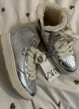 Зимові утеплені хайтопи / високі кросівки, кеди zara сріблясті для дівчинки