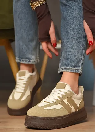 Утепленные кроссовки