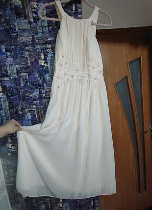 Платье нежно розовое