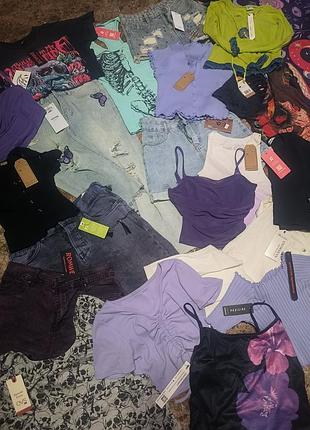 Лот літніх жіночих речей, брендовий одяг на вагу, топи, шорти, джинси, одяг на перепродаж (25 речей)