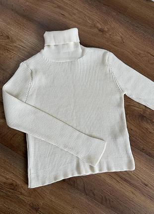 Водолазка de facto