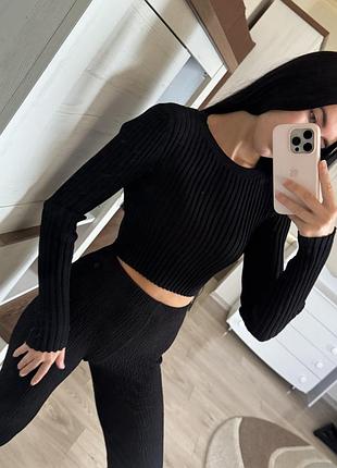 Чорний лонгслів zara в рубчик базовий чорний лонгслів в рубчик zara