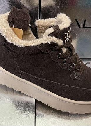 Кросівки жіночі зимові