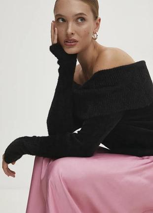 Шерстяная кофточка открытые плечевые напуск