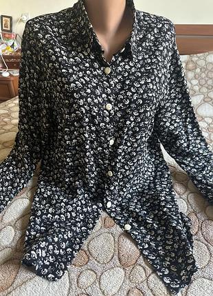 Сорока в стильний принт