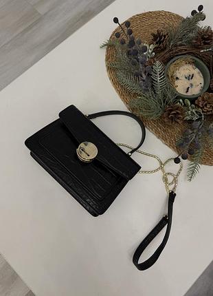 Сумка жіноча , estro , є ланцюжок . стан ідеальний