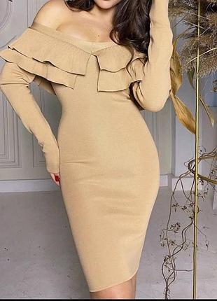 Красива струнка сукня по фігурі рубчик туреччина розмір універсальний від xs до l можна носити з відкритими плечима комір оборки рюші волани відмінно