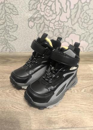 Новые зимние ботинки для мальчика