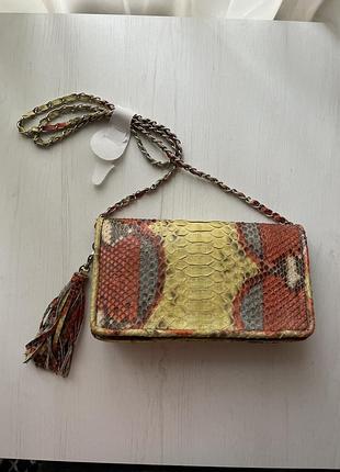 Клач кросбоді зміїної шкіри з кісточкою та метелавий ремінець цепочка