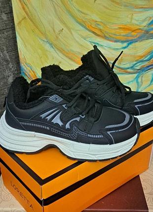 Зимні кросівки на хутрі.