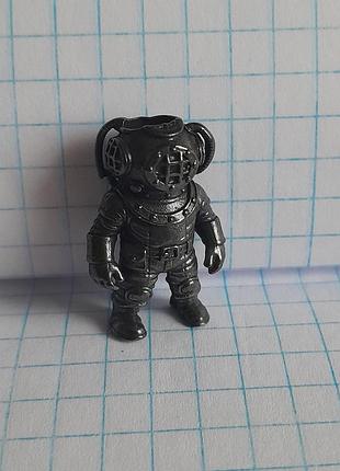 Намистина водолаз черный