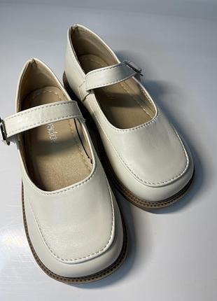 Туфлі на дівчинку/ класичні туфлі