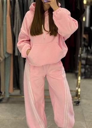 Рожевий флісовий теплий костюм жіночий двійка з лампасами обʼємний худі з капюшоном та широкі штани 1673 хс-с (42-44), м-л (46-48)