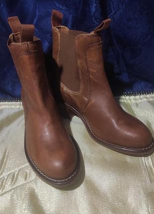 Женские кожаные ботинки челси mtng