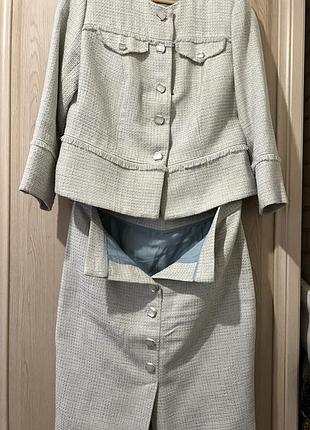 Дамский твидовый костюм в стиле шанель