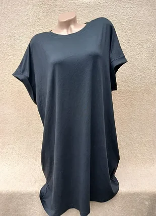 Удлиненная футболка,р52-54🖤🖤🖤