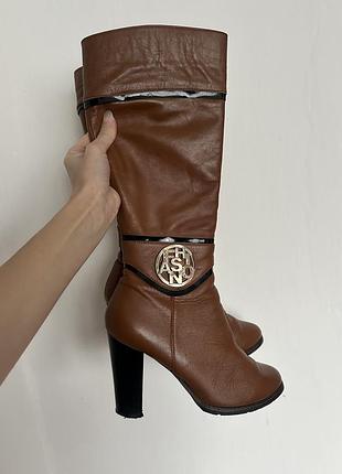 Чоботи жіночі шкіряні на зручному каблуку