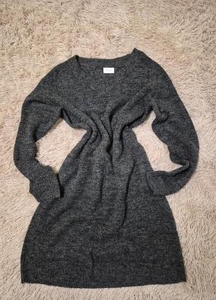 Красивое шерстяное платье